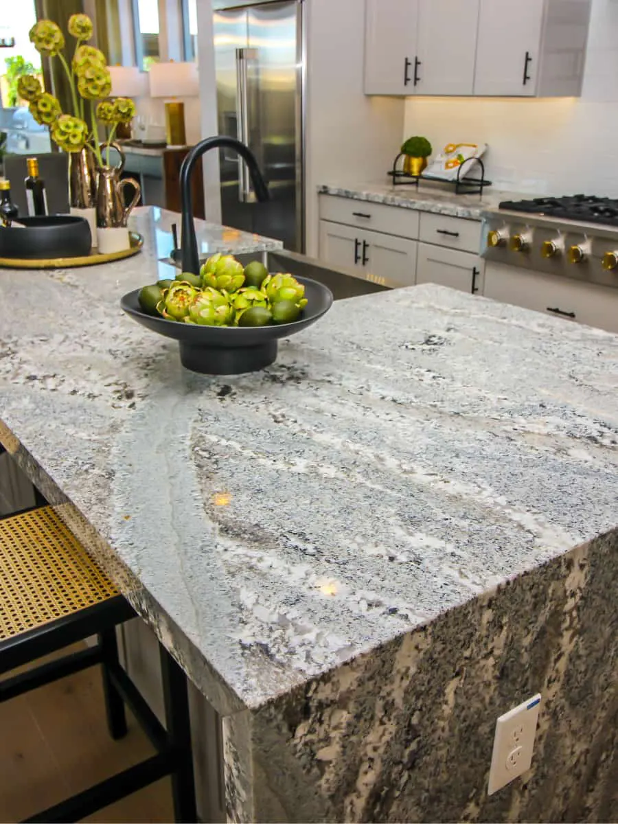 granite countertop from Francini Inc.