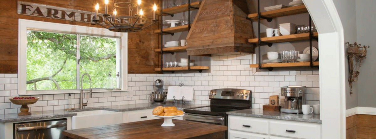 The Pros and Cons of Open Kitchen Shelves
