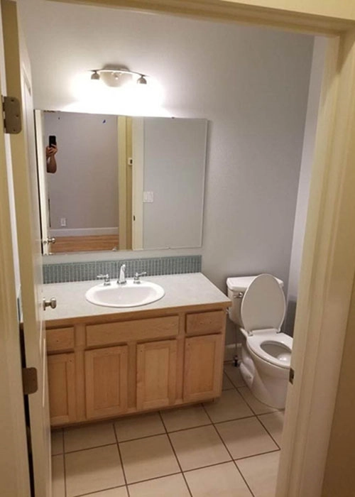 Bathroom before Tammie Coffey’s redesign