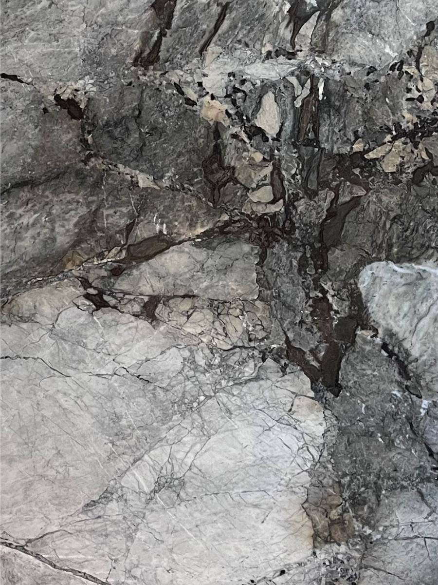 (Q2)WhatMakesLuxuryI...